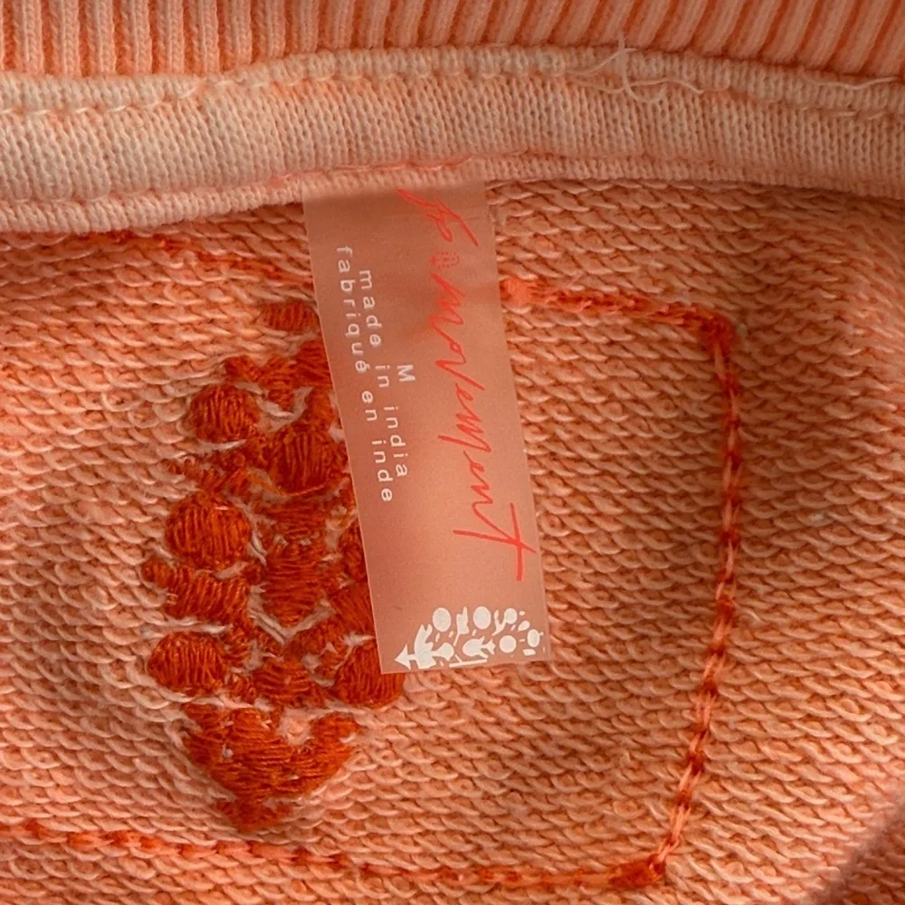 Free People Movement sz M oversized salmon pink sweatshirt great pre owned cond